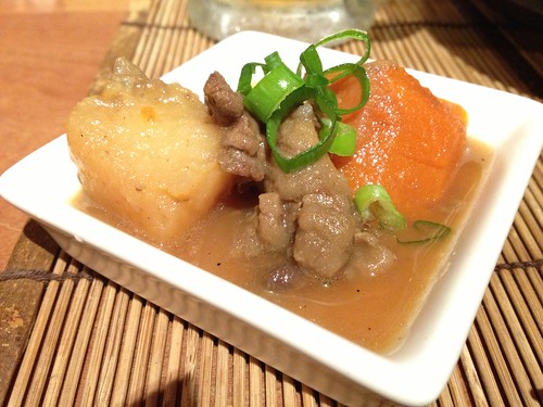 お通しの肉じゃが@九州料理 流