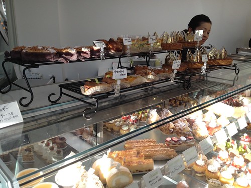 上品で繊細なケーキたちは、男女問わず大人が夢中になれるスイーツ。タルトなどの焼き菓子は特におすすめ！＠アステリスク（代々木上原）