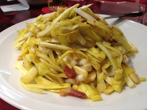 自家製ベーコンと黄ニラの炒め@龍口酒家 本店