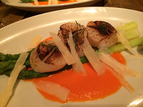 ホタテとグリーンアスパラの温かいサラダ@オルガン