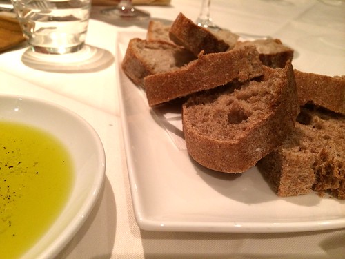 パンとオリーブ@オステリア・トット