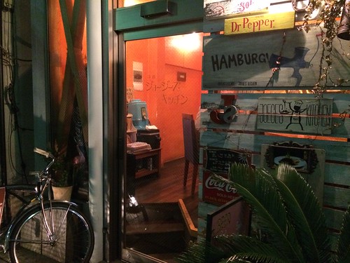 入り口。小さなお店です。ジョージーズキッチン＠