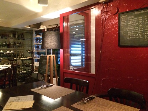 代々木上原の雰囲気にぴったりな居心地のよいフレンチビストロ。丁寧で気取らないお料理たちに大満足。＠ロカヴォール（LOCAVORE）