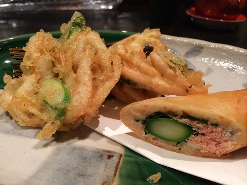 揚げ物:白海老のかきあげアスパラ、白身しんじょうの野菜とたらこの春巻き@やさいと、