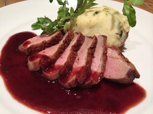 鴨胸肉ロースト サングリアソース@シェフズ ブイ 丸ビル店