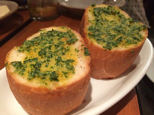 ガーリックトースト＠かき殻荘