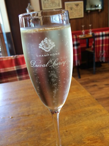 スパークリングワイン@ビストロ・ミルエテ