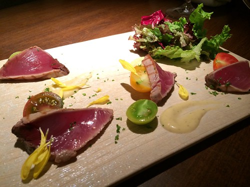 カツオの軽いグリエ　アンチョビソース＠deco