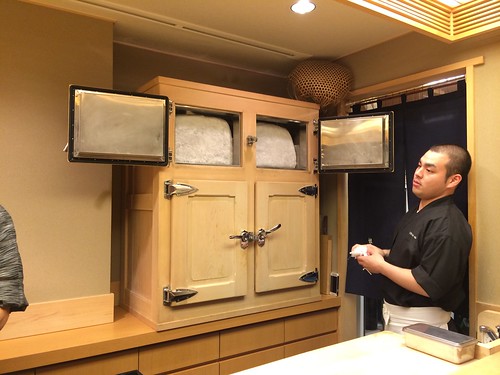 氷で冷やす冷蔵庫＠鮨 わたなべ