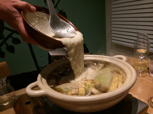 きのことろろ鍋、とろろ投入@森の机