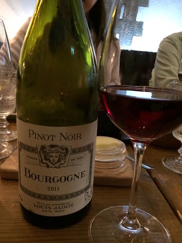 ルイ・ジャド　ソンジュ・ド・バッカス　ブルゴーニュ・ピノ・ノワール@貝殻荘 サクラテラス店