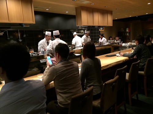 カウンター席もいい感じ＠上越やすだ