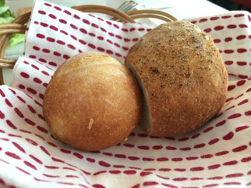 パンは焼きたて!@ビストロ・サン・ル・スー