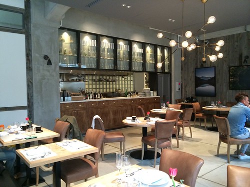 店内@ストール レストラン