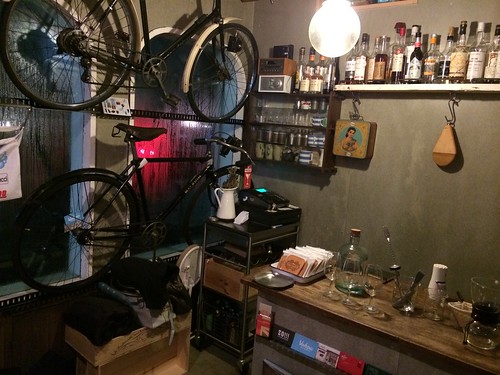 店内には自転車が！＠サーモンアンドトラウト