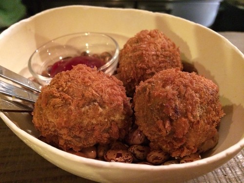 うずらの卵入り鹿肉のクロケット＠サーモンアンドトラウト