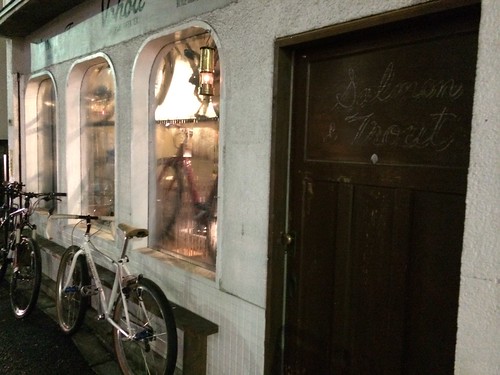 入り口＠サーモンアンドトラウト