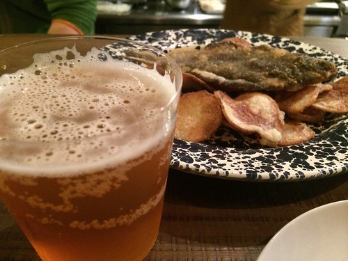 フィッシュ＆チップスはビールでいただきます。＠サーモンアンドトラウト