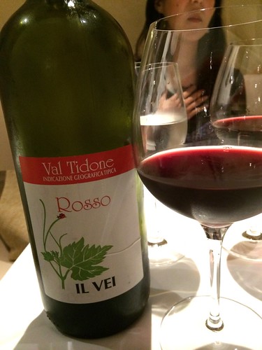 ヴァル・ティドーネ・ロッソNV　イル・ヴェイ（エミリーア・ロマーニャ州／バルベーラ65%、ボナルダ35% ）＠ヴィア エミリア