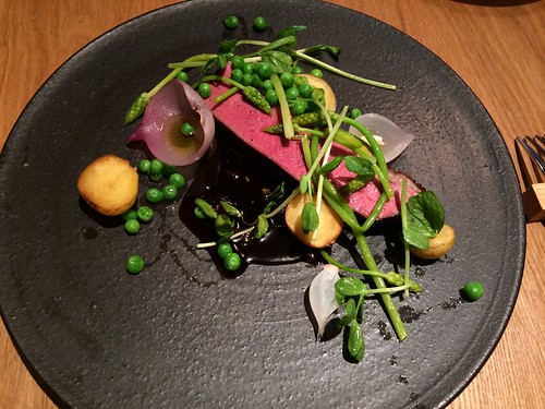 メインはマグレ鴨のロースト＠gris