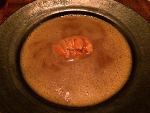 ロブスタービスク カプチーノ仕立て パースニップピューレ 雲丹@アンダーズタヴァン