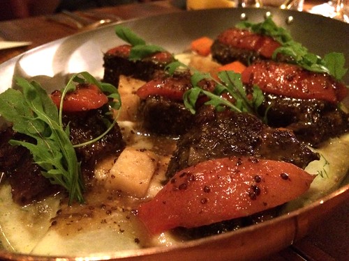 牛頬肉の煮込み 粒マスタードグレイズ トマト ディル コールラビのブレゼ@アンダーズタヴァン