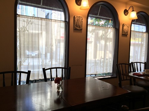 店内＠イルトラム