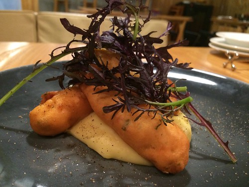 ヤングコーンのチーズフリット じゃがいもとパルミジャーノ@パティスト