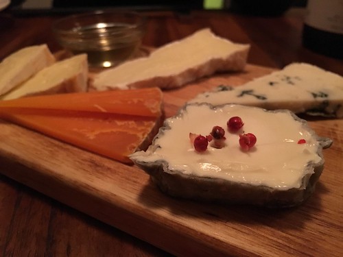 チーズの盛り合わせ5種@ビストロブルー