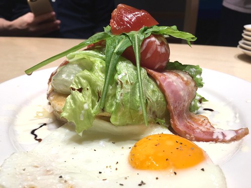 レインボーパンケーキ