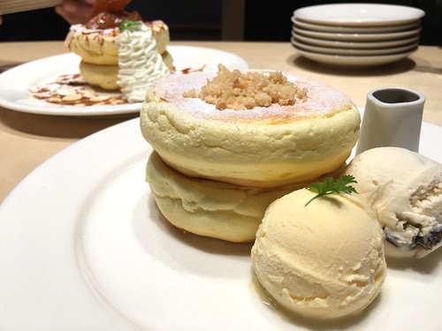 レインボーパンケーキ