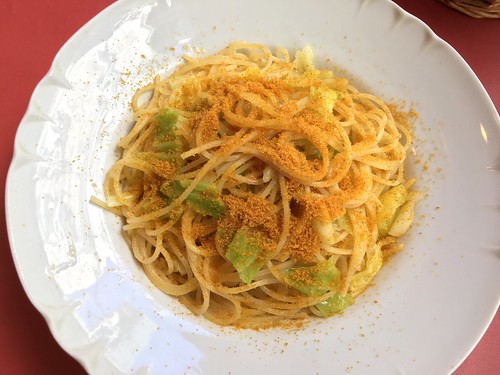 トラットリア タルトゥーカ