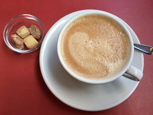 トラットリア タルトゥーカ