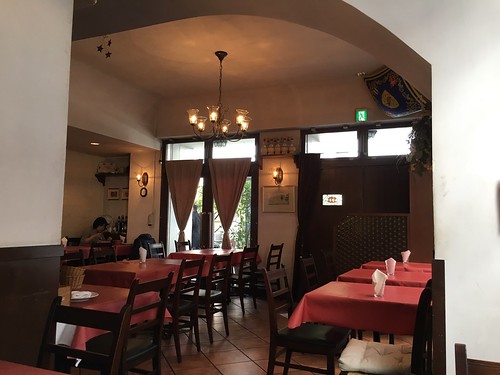 トラットリア タルトゥーカ