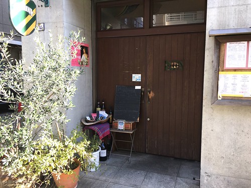 トラットリア タルトゥーカ