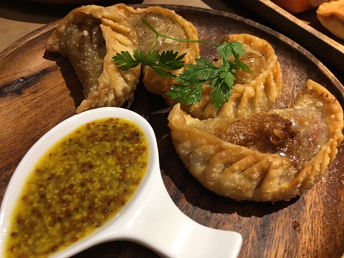 ギョーザシャック