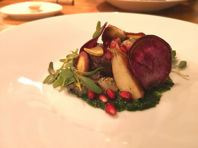 【学芸大学】トキヤ（tokiya）＠女子忘年会は華やかなお皿で。ナチュールワインで二日酔いなし。