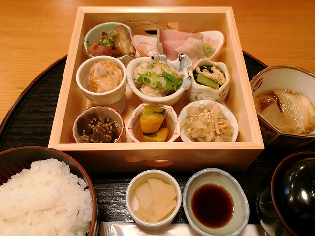 【恵比寿】八寸場 こうじや＠かわいい器に入ったおばんざいランチは目でも味でも楽しめる！