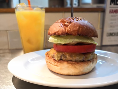 No. 18 ハンバーガーダイニング