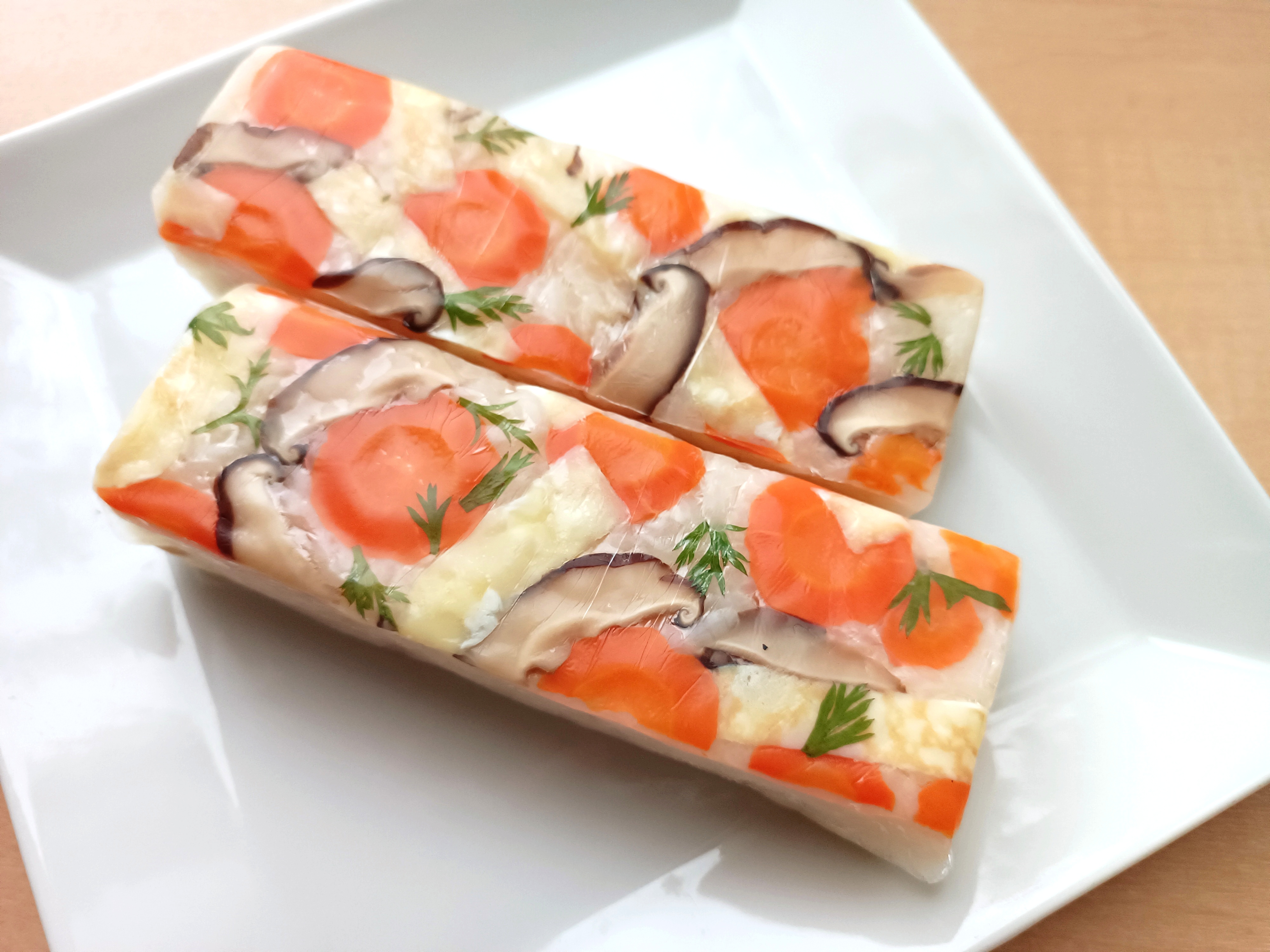 【お取り寄せ】高知の伝統食文化「こけら寿司」。華やかな見た目でホムパや懇親会などにもよさそう。