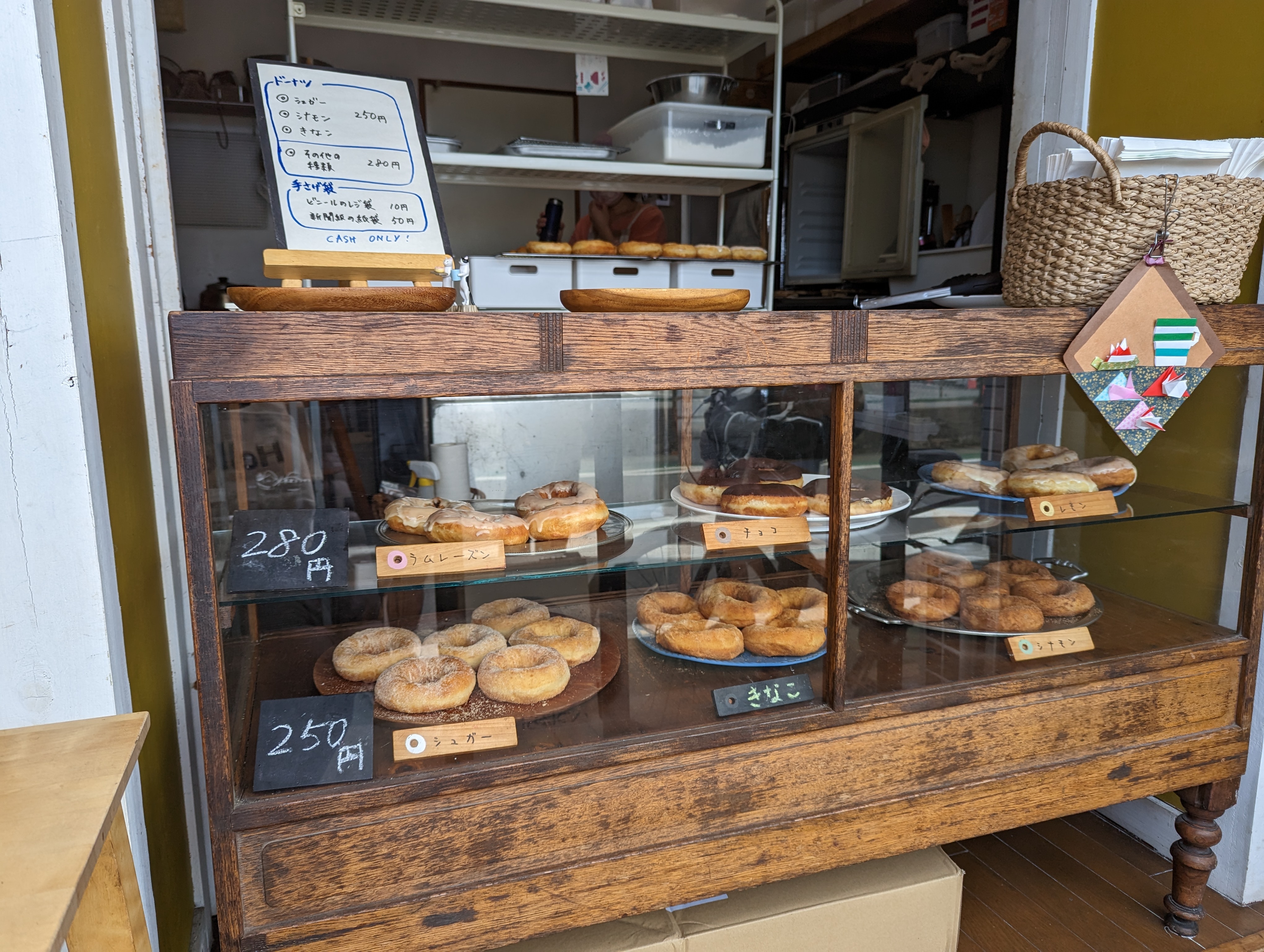 【鎌倉】べつばらドーナツ＠鎌倉と八ヶ岳の二拠点で営業。裏路地にあるナチュラルなドーナツ屋さん。